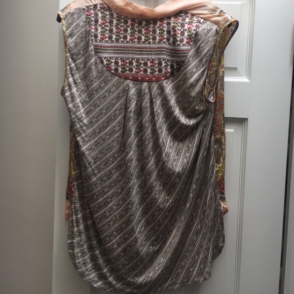 SATIN PATTERNED SLEEVELESS TOP IN PEACH/MULTI - Picture 2 of 2